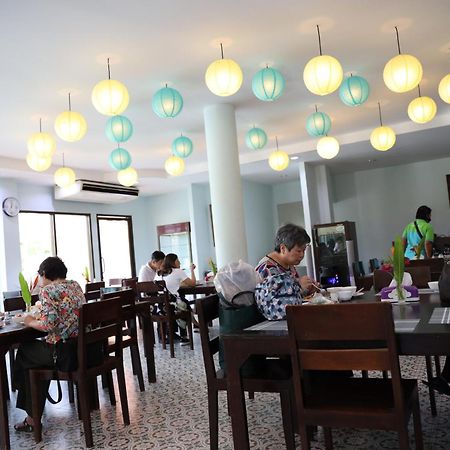 Menam Resort Nakhon Pathom Eksteriør bilde